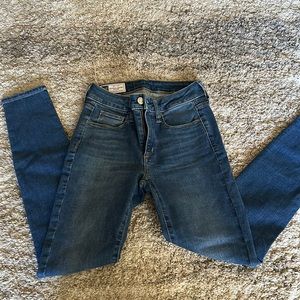 Gap Universal Jegging Mid Rise jeans